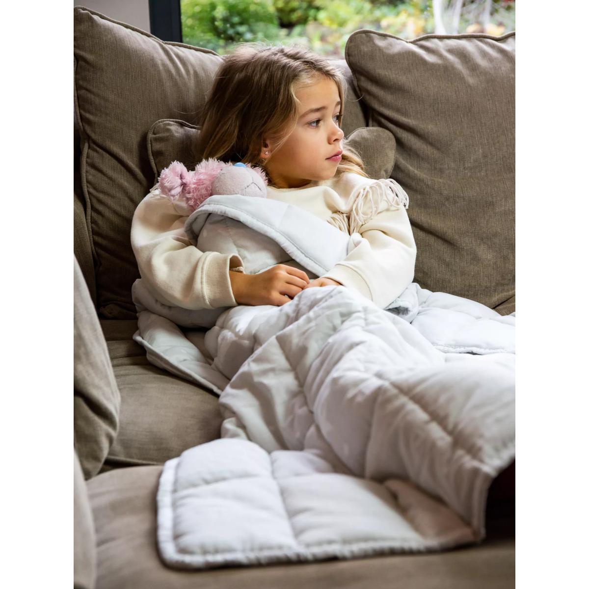 Rest Easy Sleep Better Star Weighted Blanket, Grey – image 4