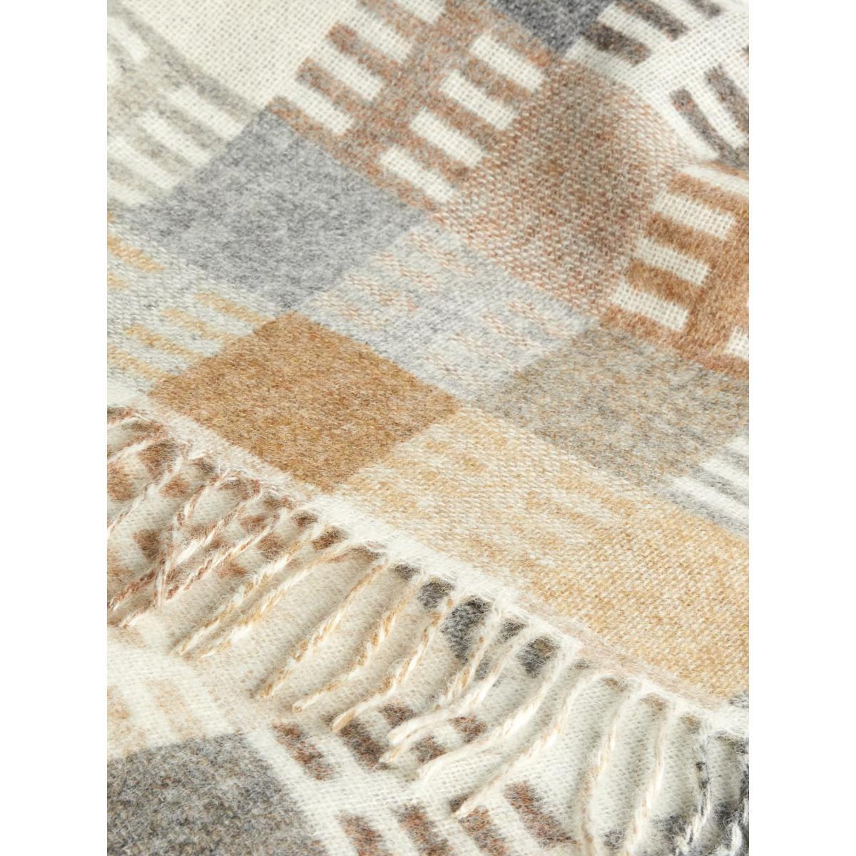 Bronte by Moon Venice Throw, Natural – image 2