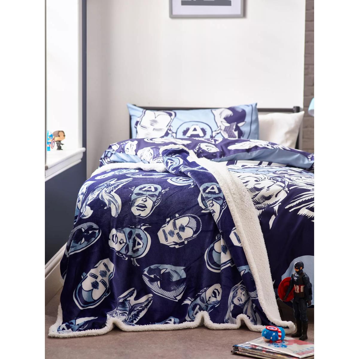 Disney Marvel Avengers Comic Sherpa Fleece Throw – image 2
