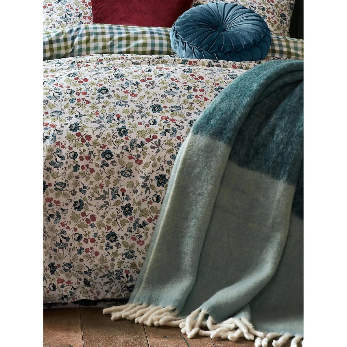 Laura Ashley Bronwen Throw – image 3