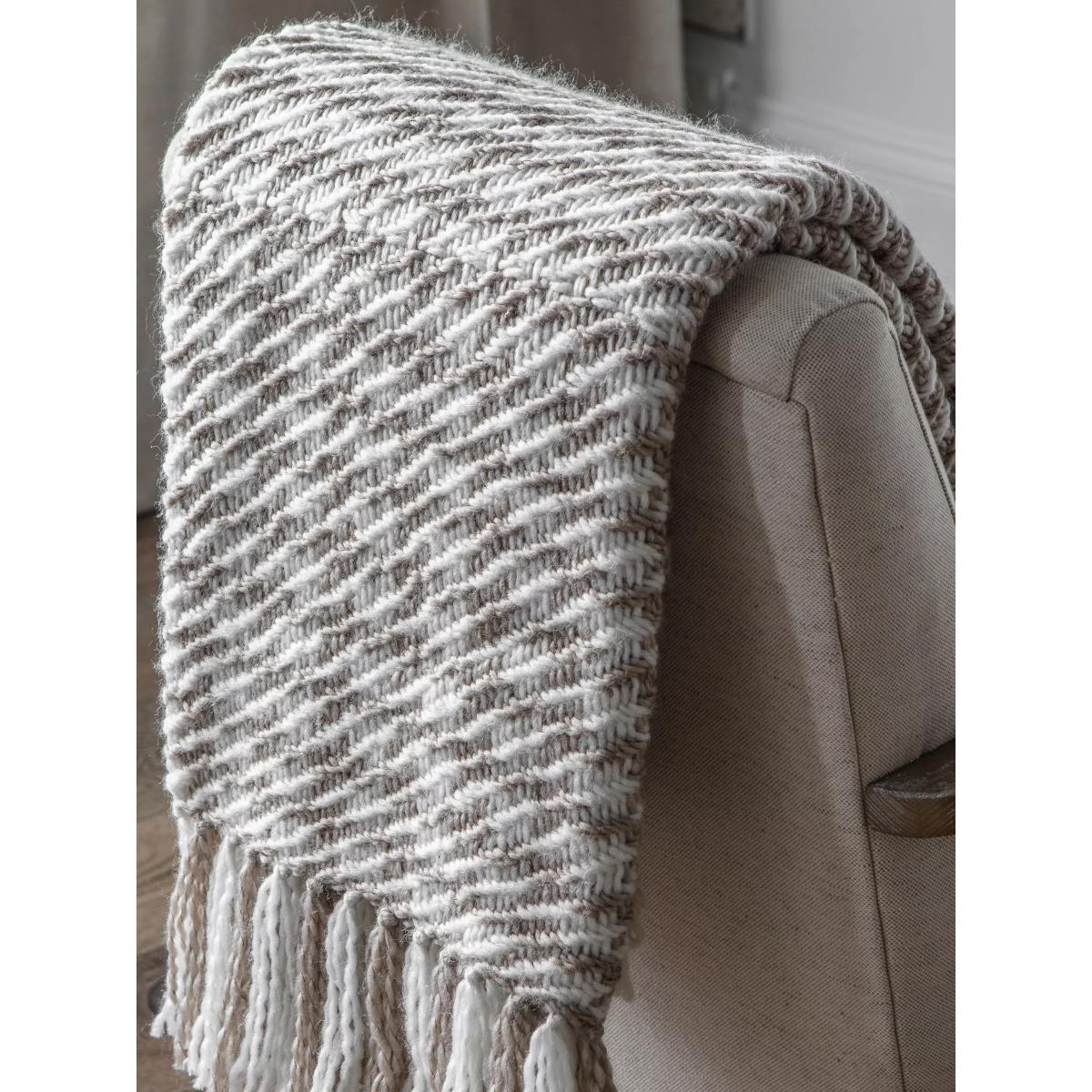 Gallery Direct Houndstooth Woven Throw – image 2