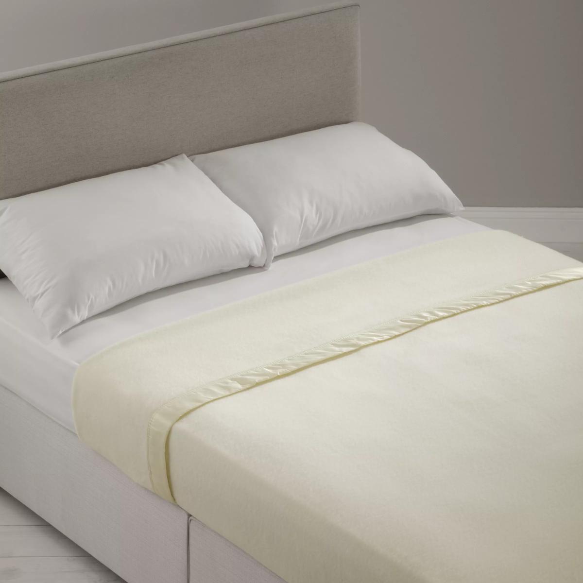 John Atkinson by Hainsworth Empress Merino Wool Blanket, Winter White – image 2