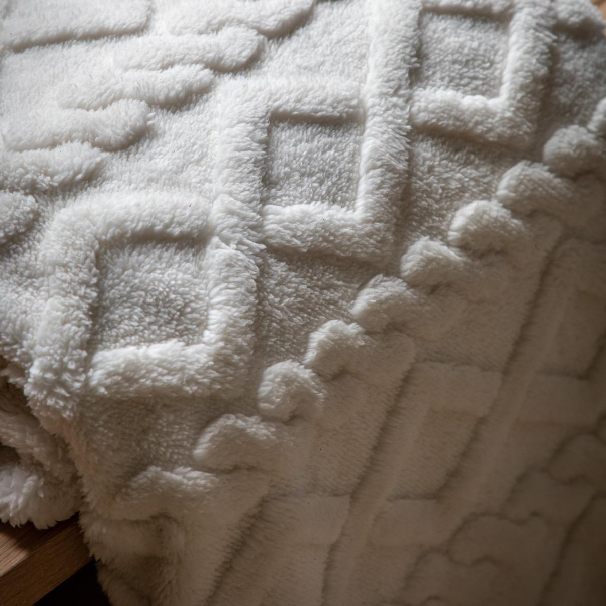 Textures Cable Knit - Cream – image 2