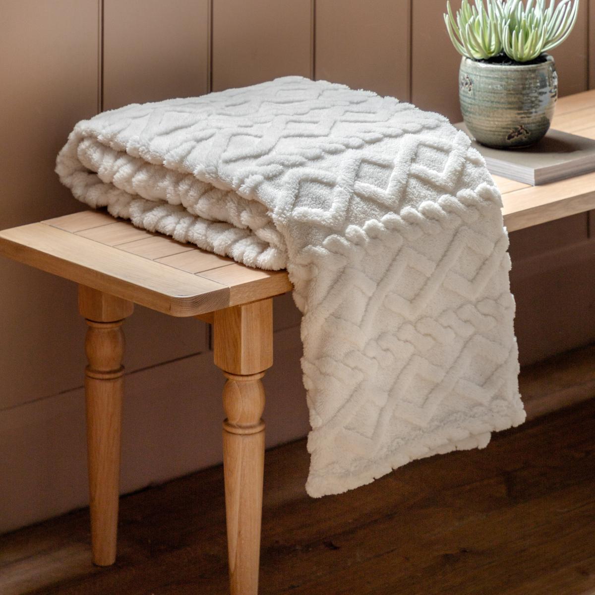 Textures Cable Knit - Cream – image 1