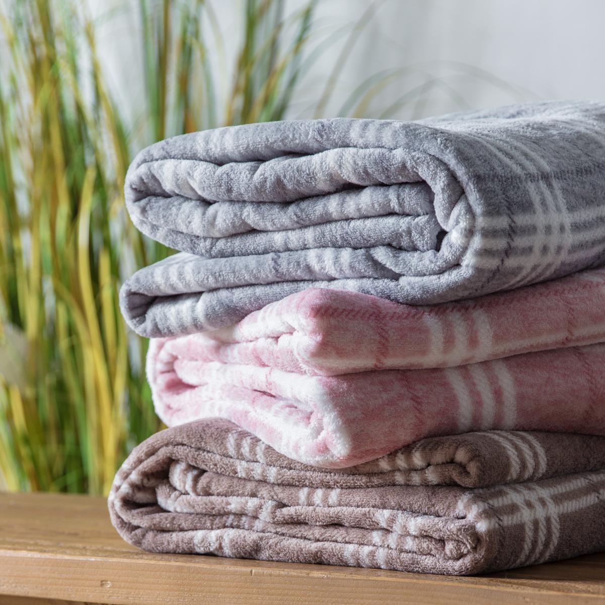 Checkmate Rolled Fleece - Taupe – image 3
