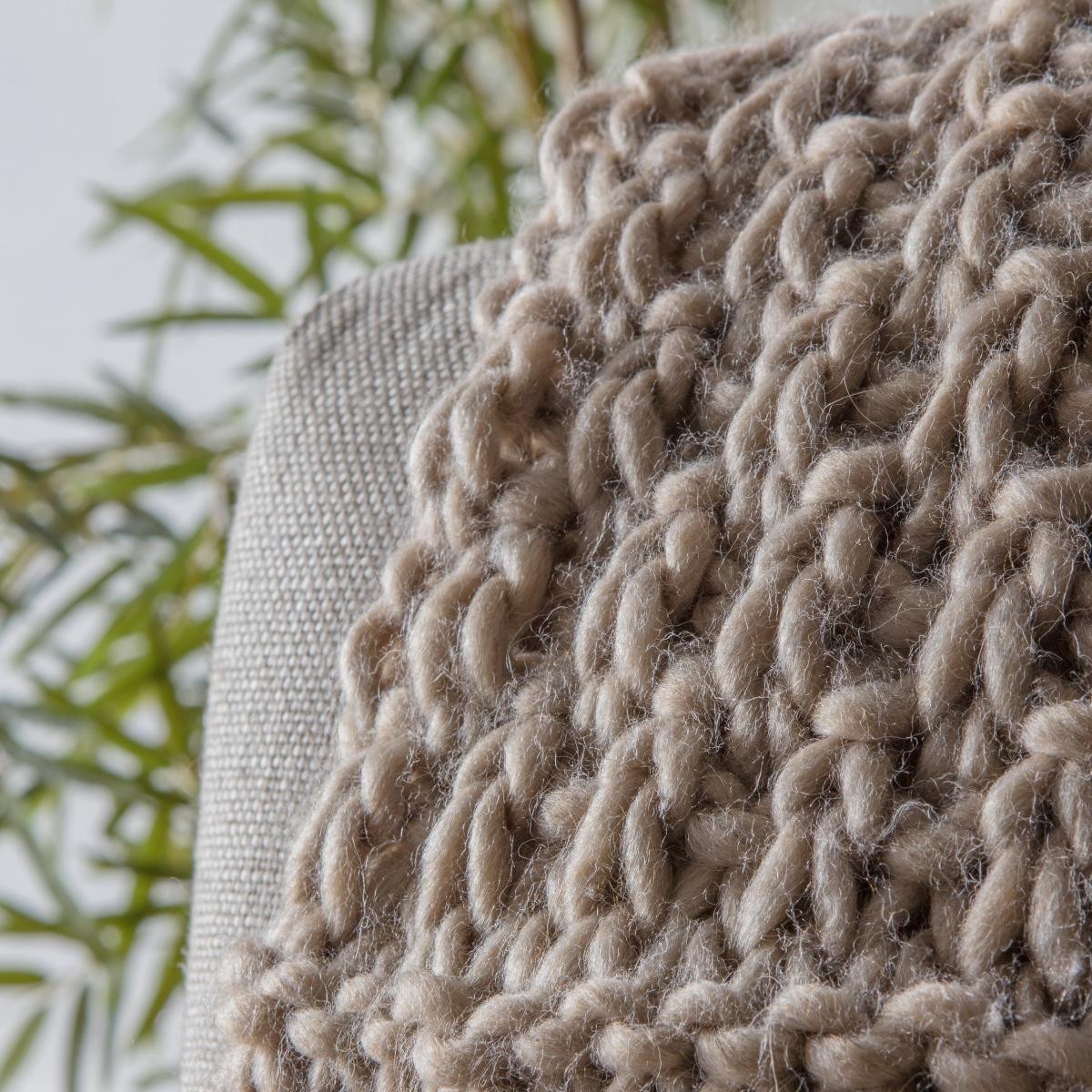 Moss Chunky Knitted Throw - Oatmeal – image 2