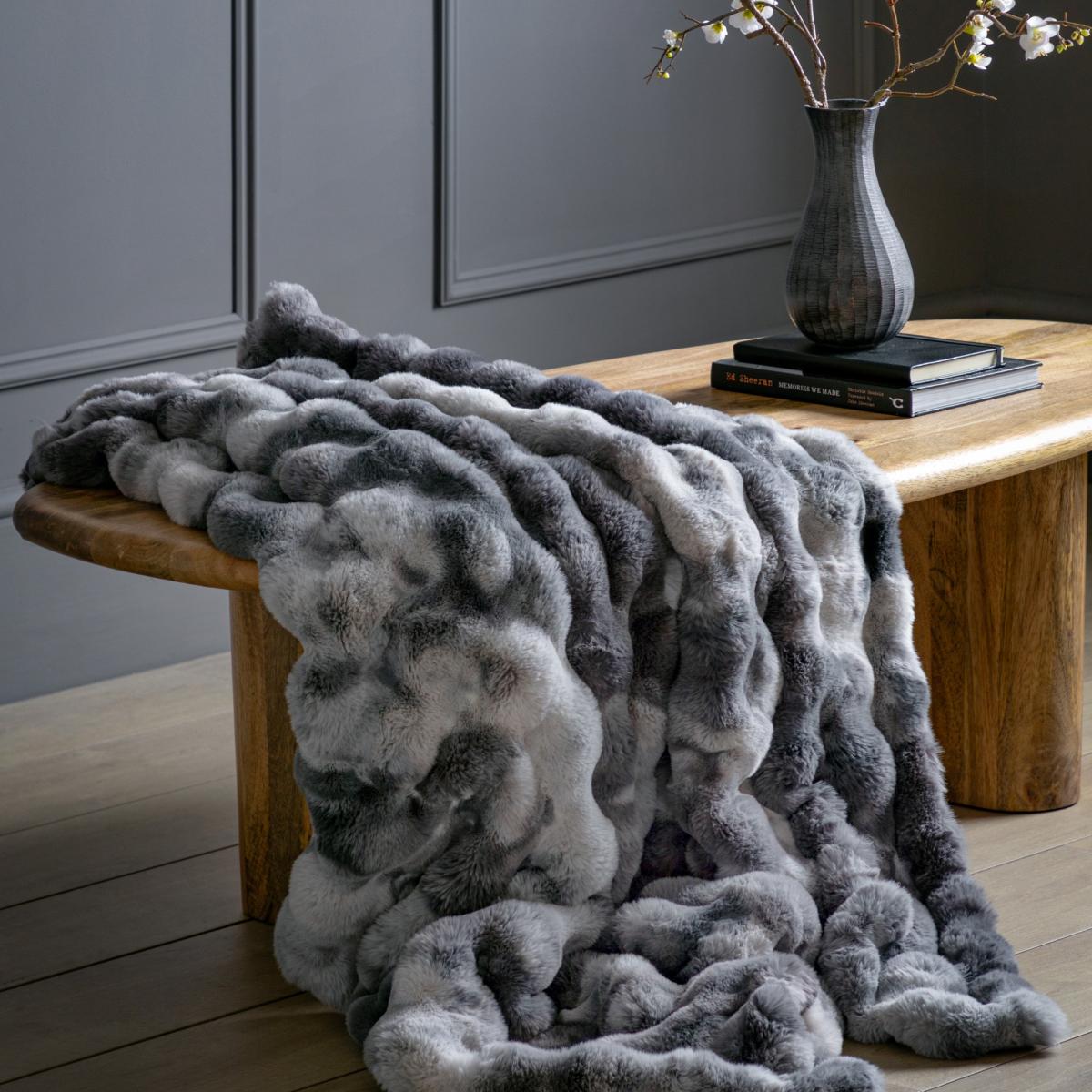 Marshmallow Rabbit Faux Fur Throw – image 2