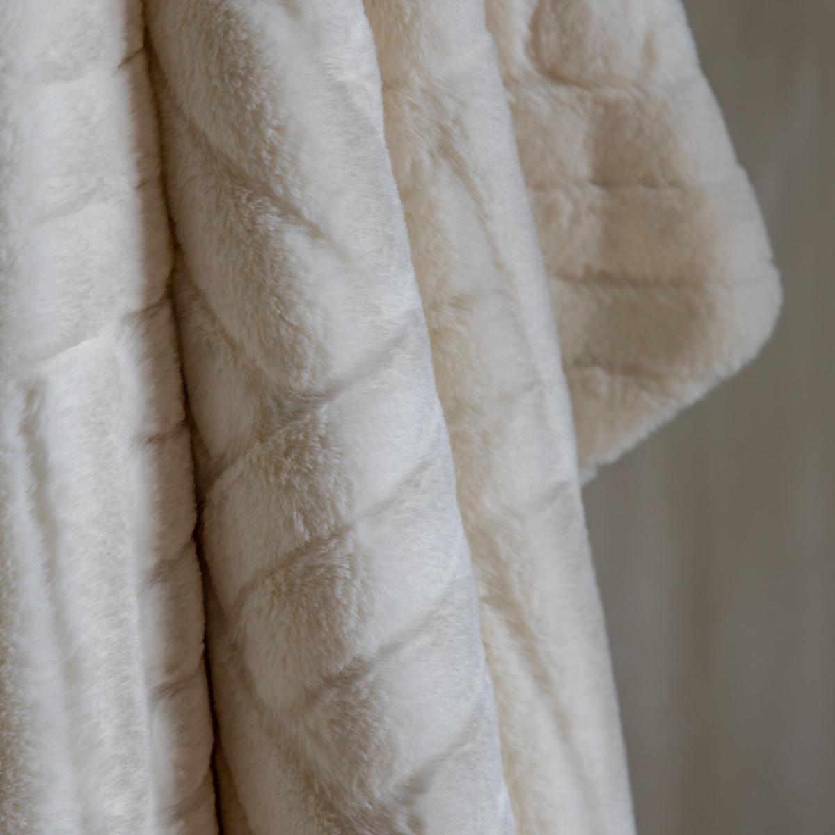 Block Rabbit Faux Fur Throw – image 2
