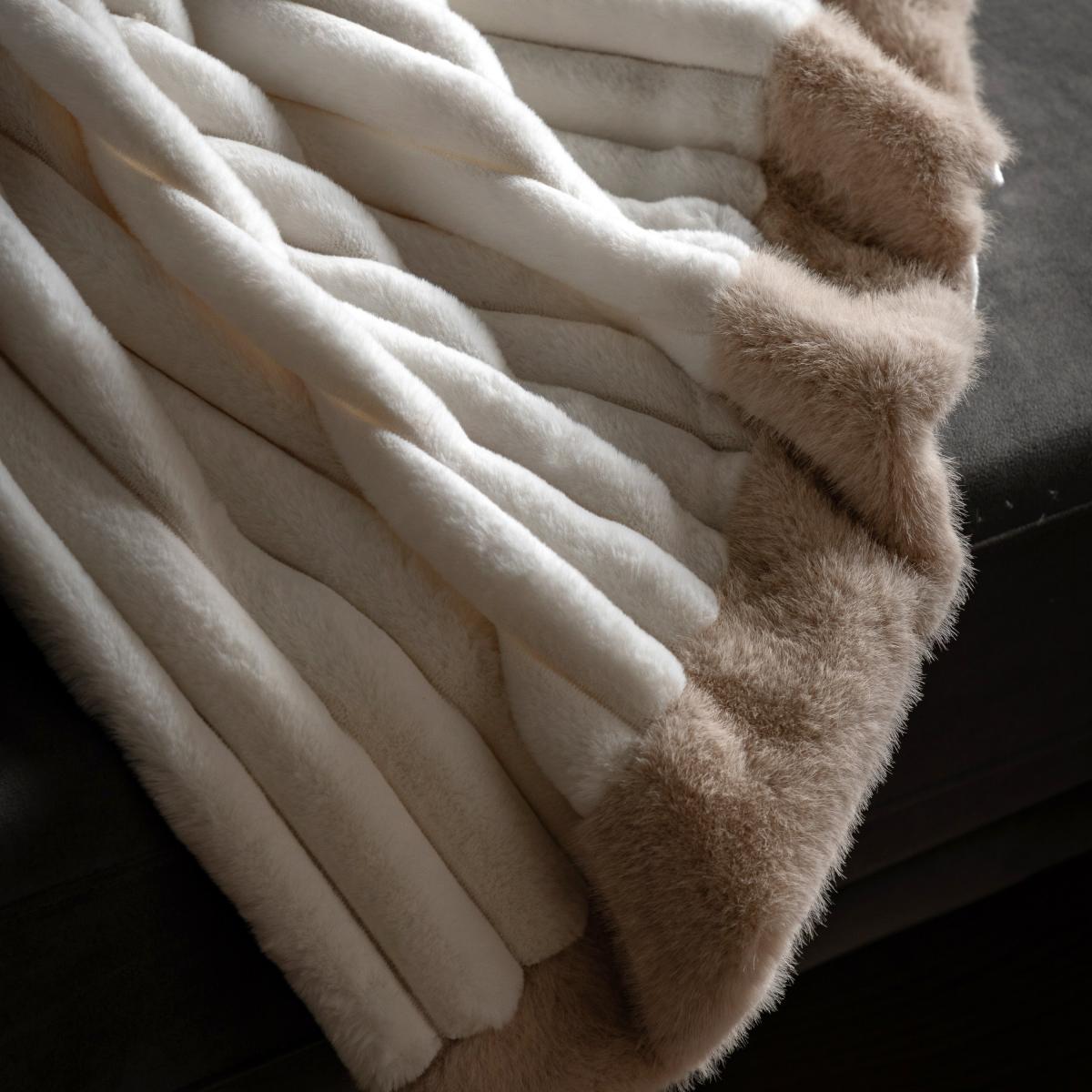 Whinfell Luxury Faux Fur Throw - Cream – image 2