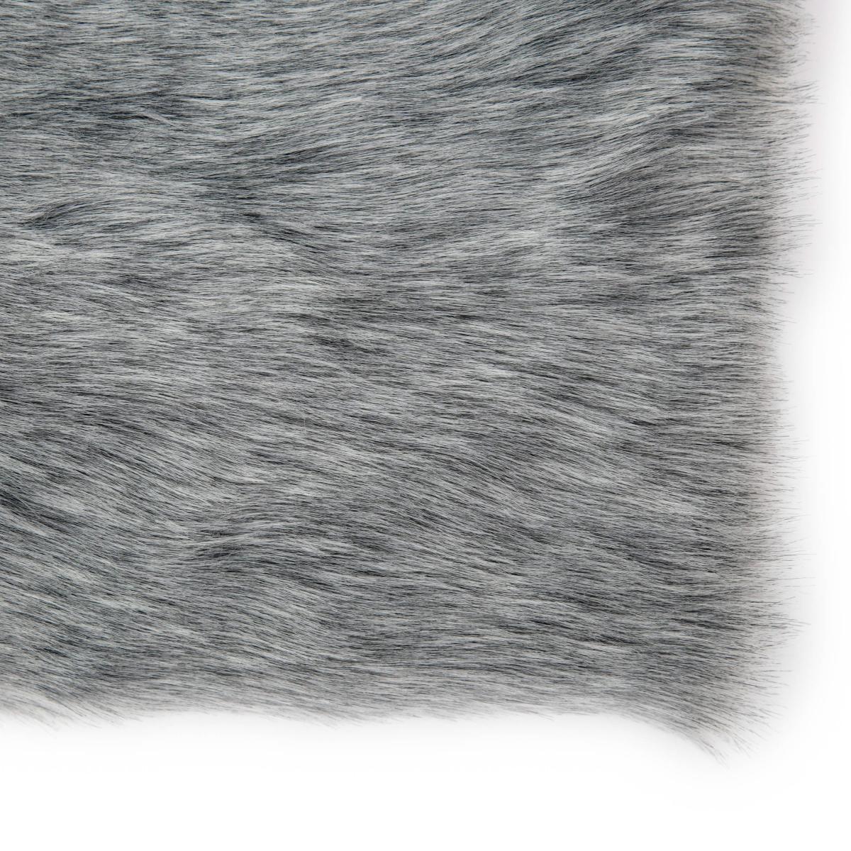 Alaskan Faux Fur Throw – image 5