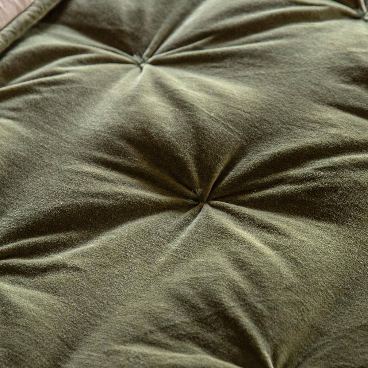 Opulent Velvet Bedspread - Green – image 4