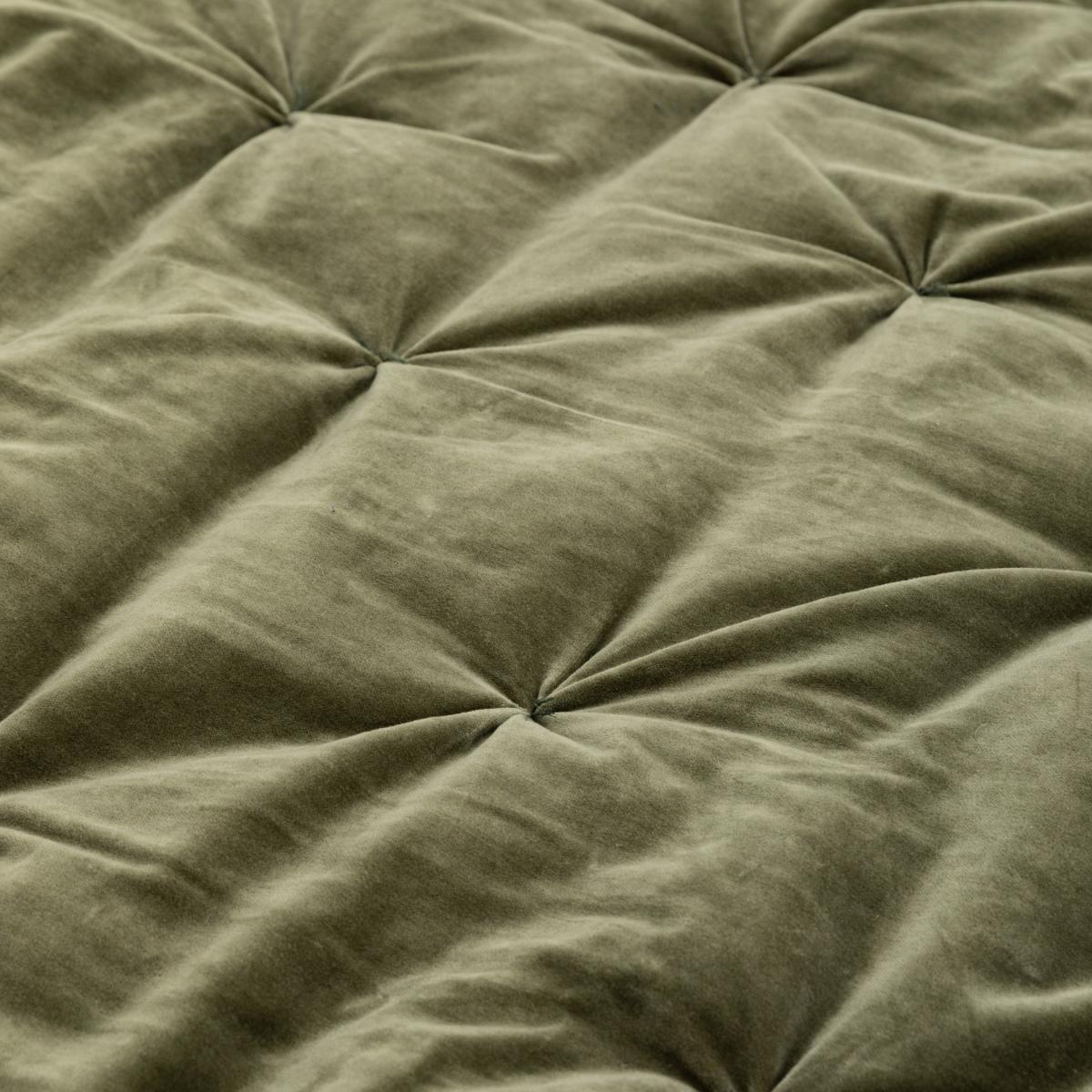 Opulent Velvet Bedspread - Green – image 6