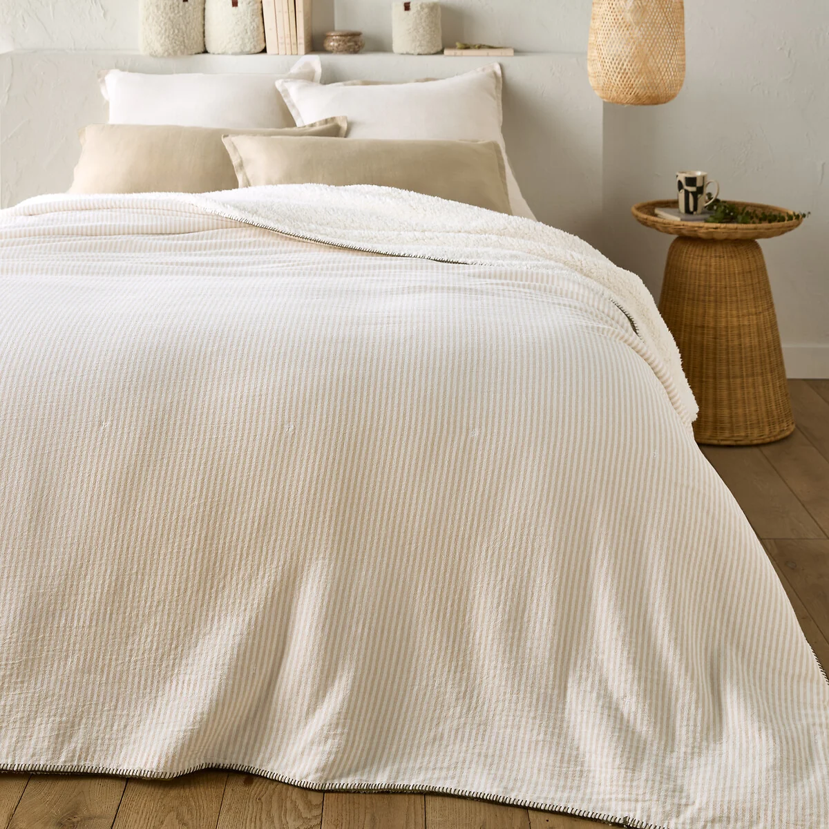 Anoti Cotton & Fleece Bedspread – image 1