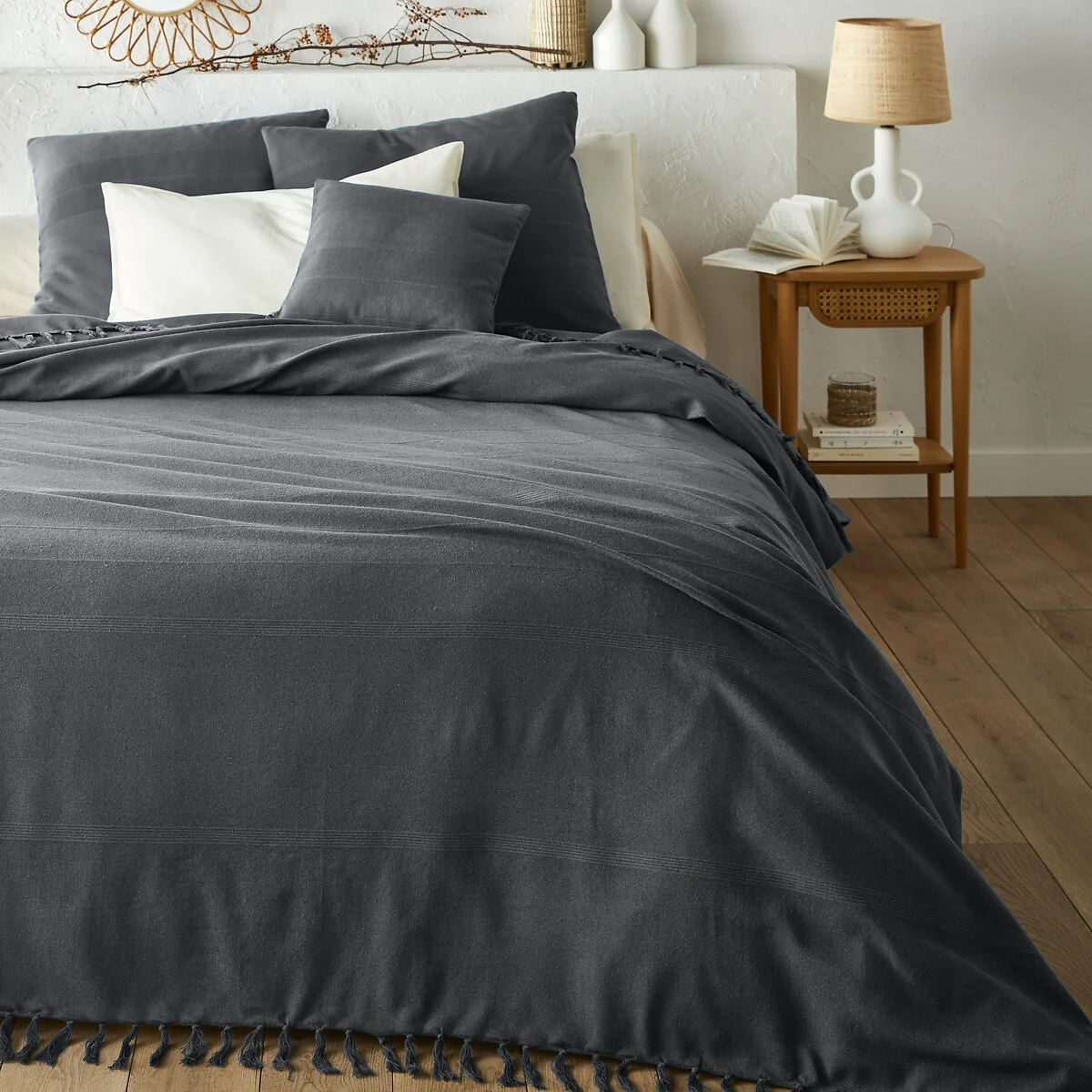Nedo Fringed Cotton Bedspread – image 1