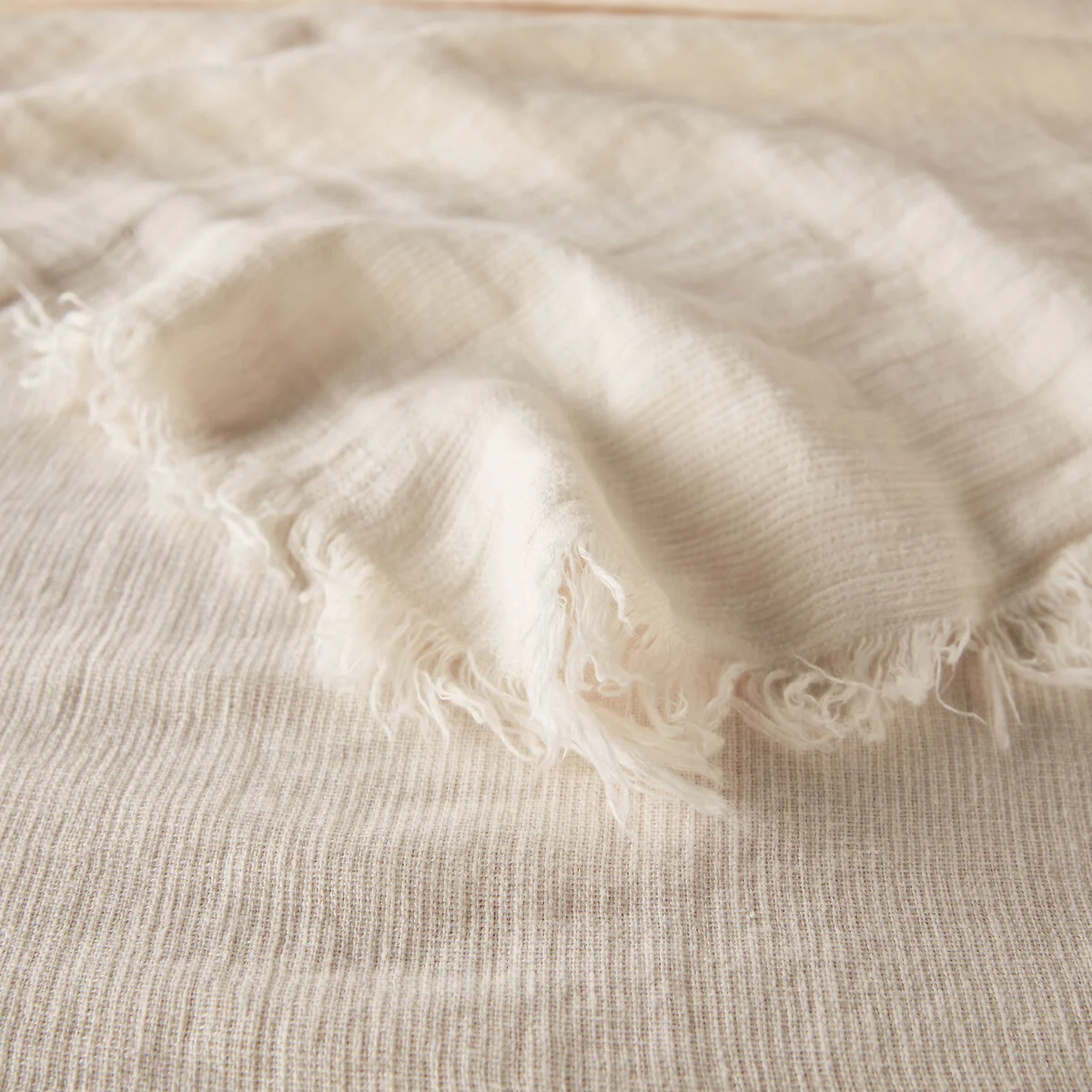 Linange Washed Linen Bedspread – image 2