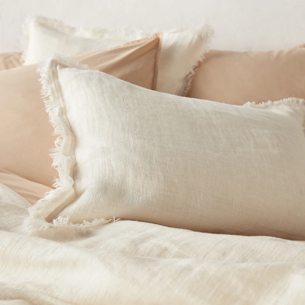 Linange Washed Linen Bedspread – image 4