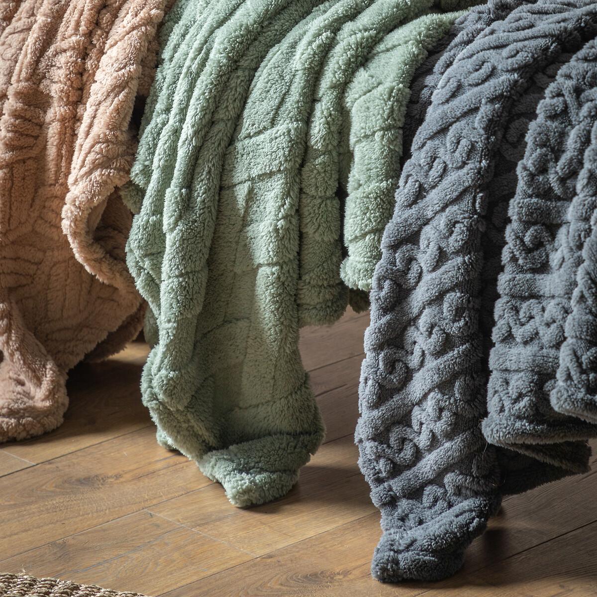Textured Twist Knit Grey Throw – image 3