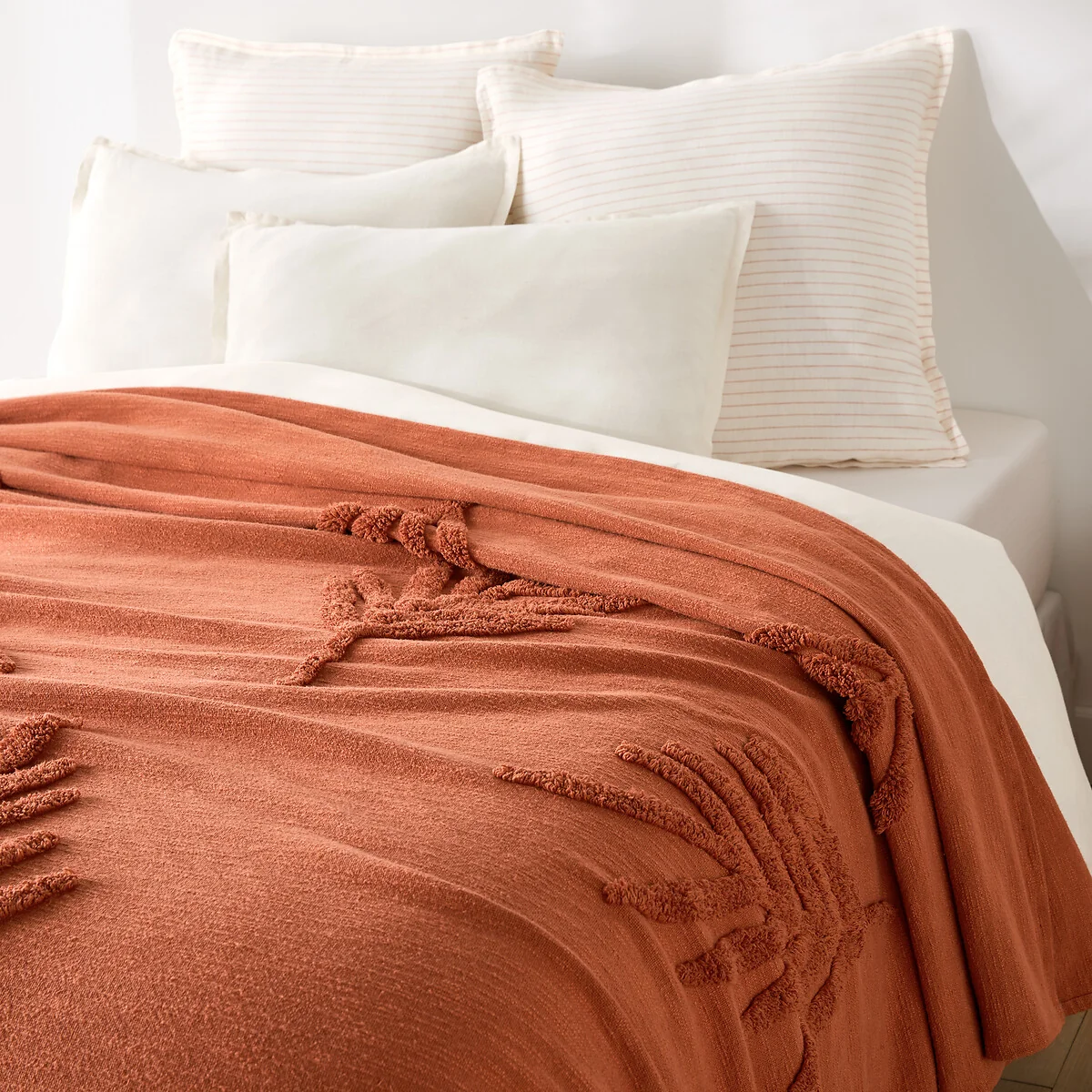 Jobe Tufted Cotton Bedspread – image 3