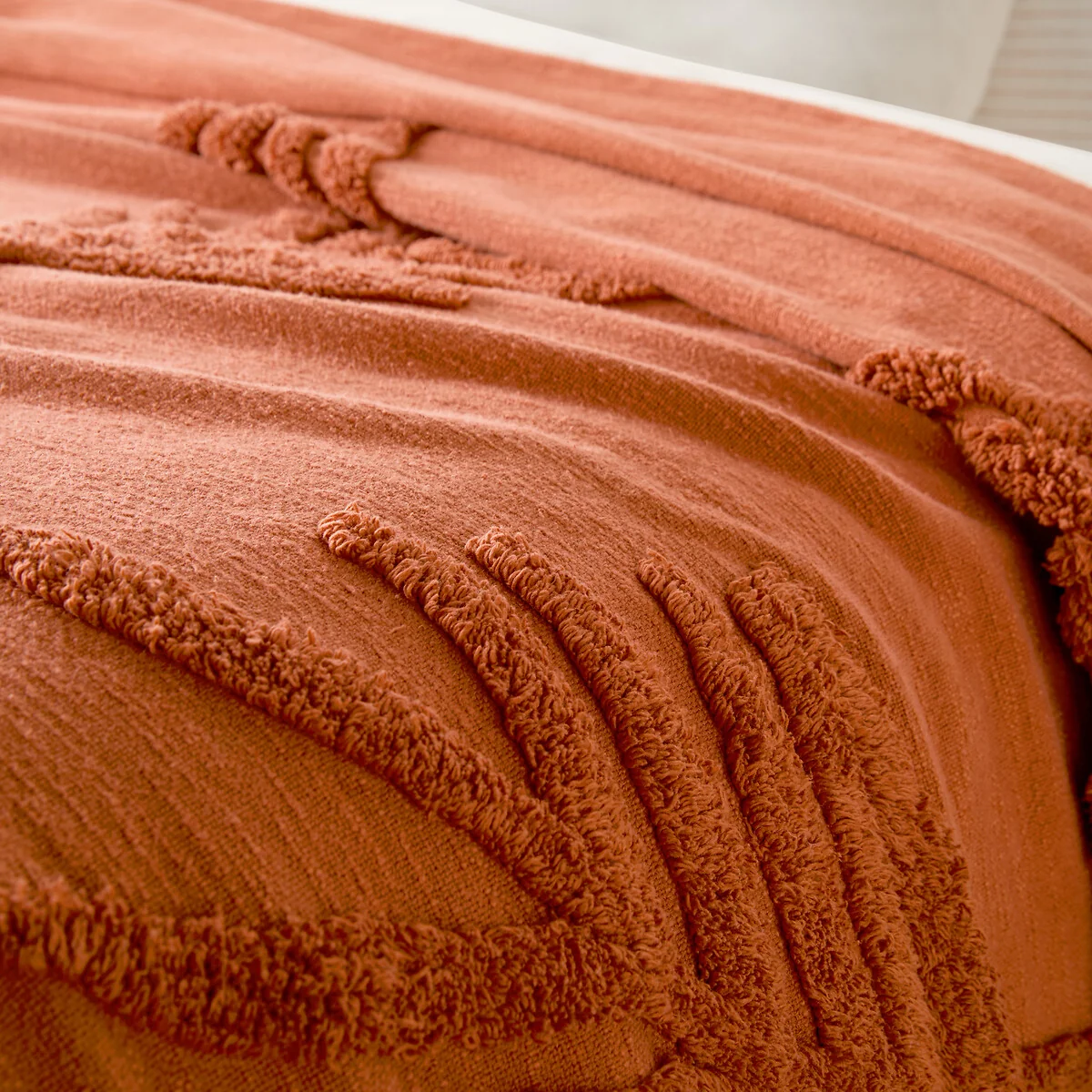 Jobe Tufted Cotton Bedspread – image 4