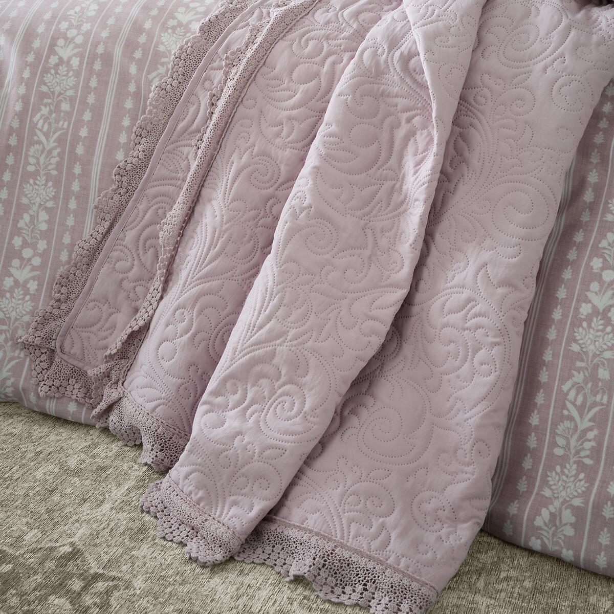 Silhouette Lace Bedspread – image 2