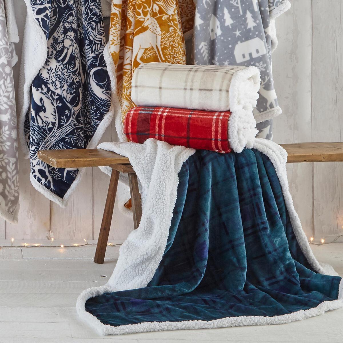 Blake Printed Fleece Front Throw – image 4