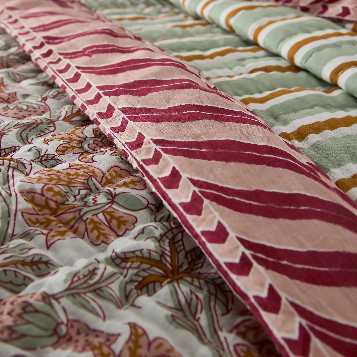 Hyacinthe Quilted Bedspread – image 5