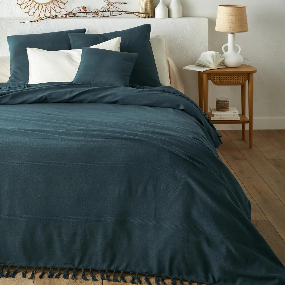 Nedo Fringed Bedspread – image 1