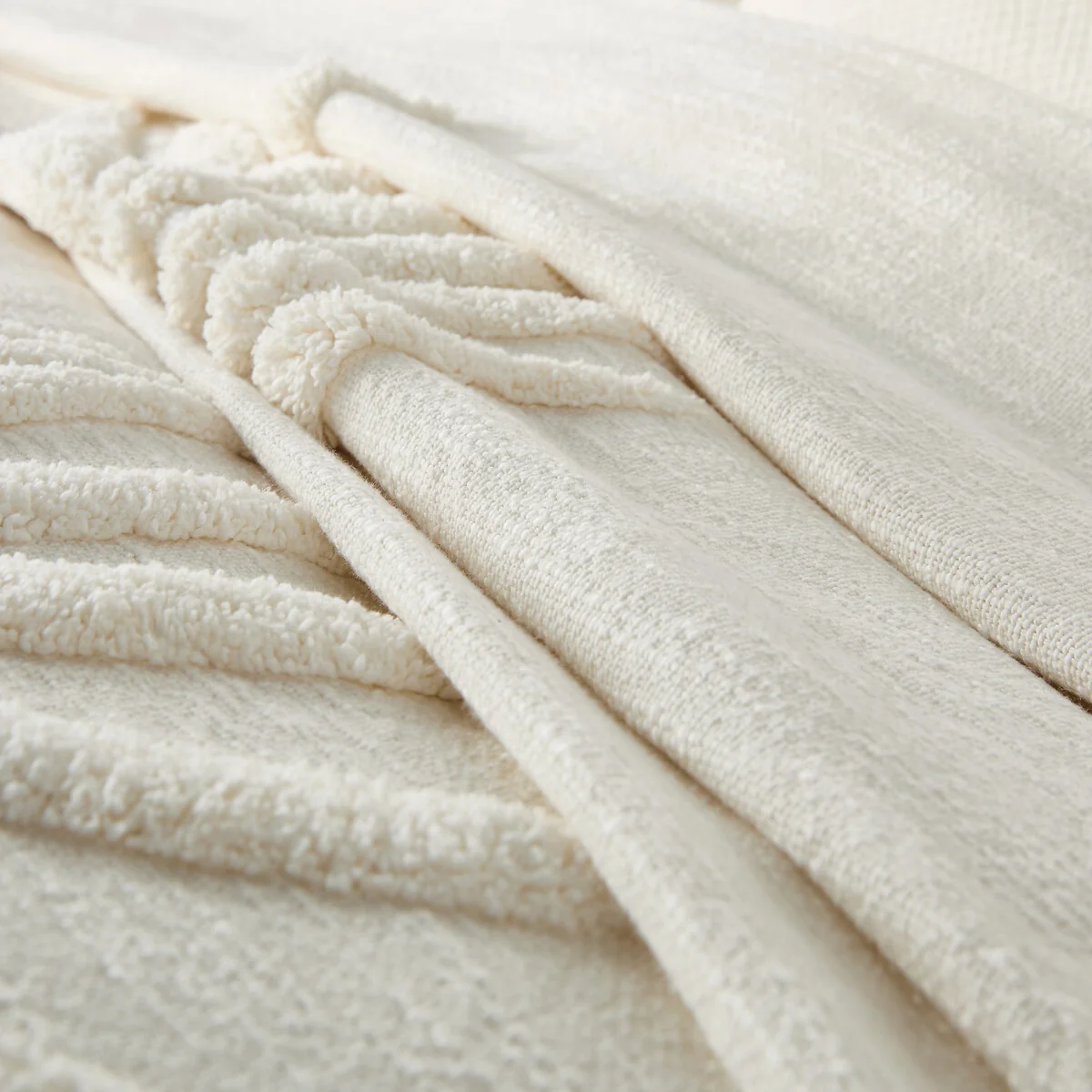 Jobe Tufted Cotton Bedspread – image 4