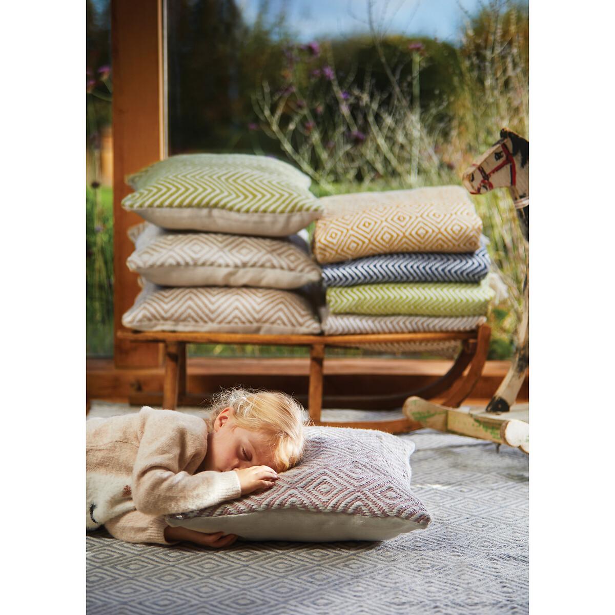 Outdoor/Indoor Geometric Woven Throw - 100% recycled – image 2