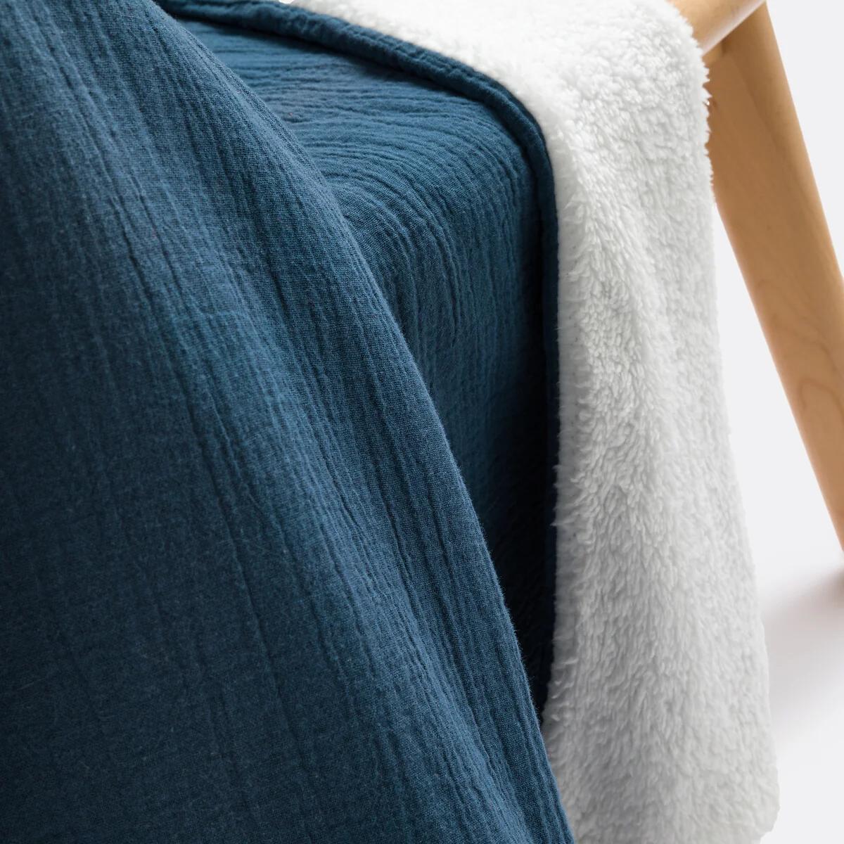 Kumla Cotton Muslin & Fleece Throw – image 4