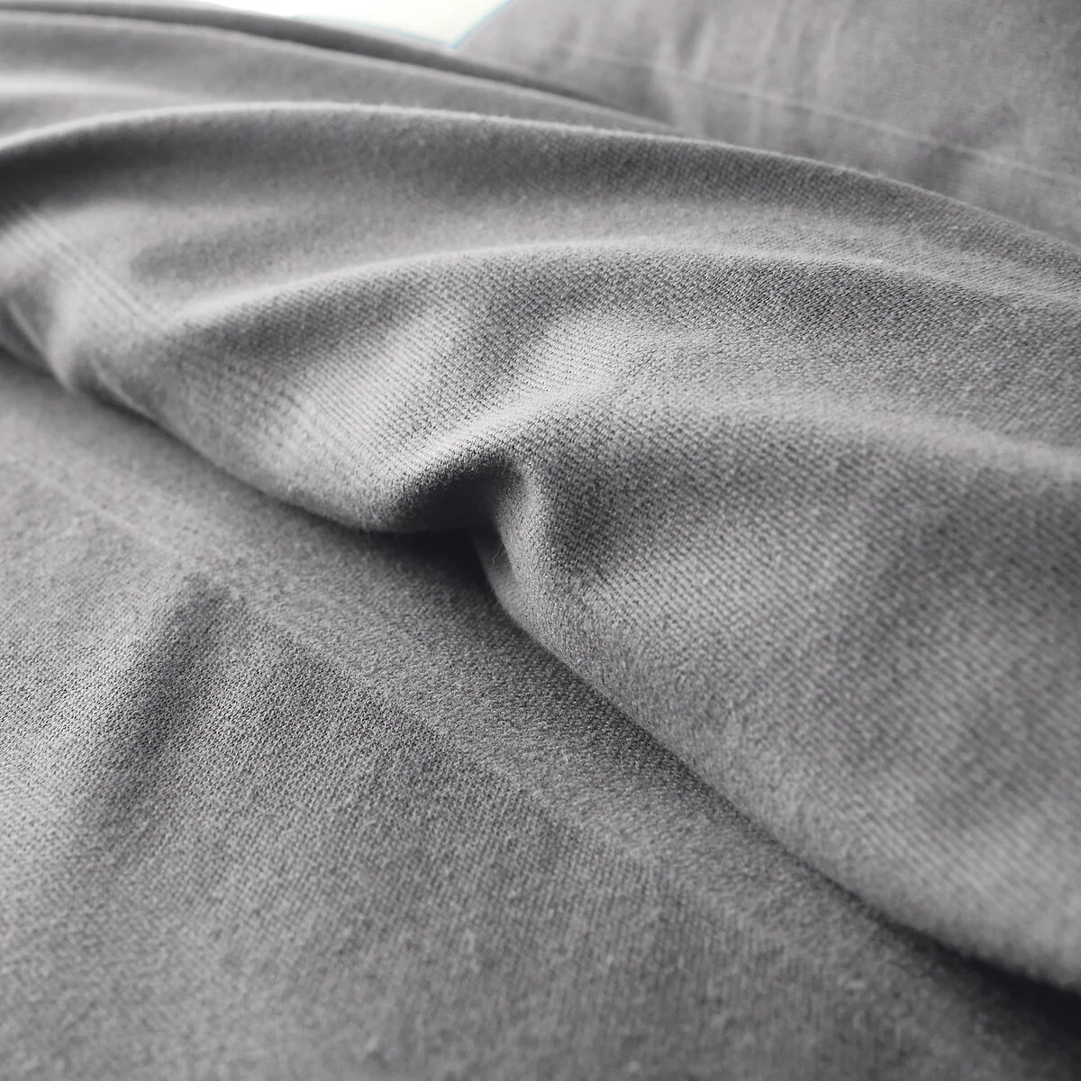 Nedo Fringed Bedspread – image 2