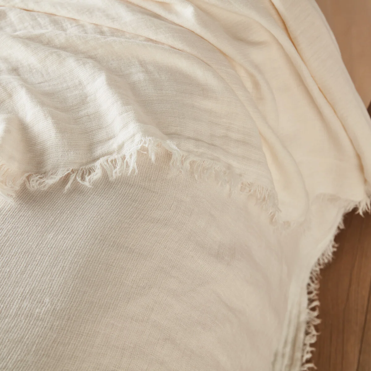 Linange Washed Linen Bedspread – image 3
