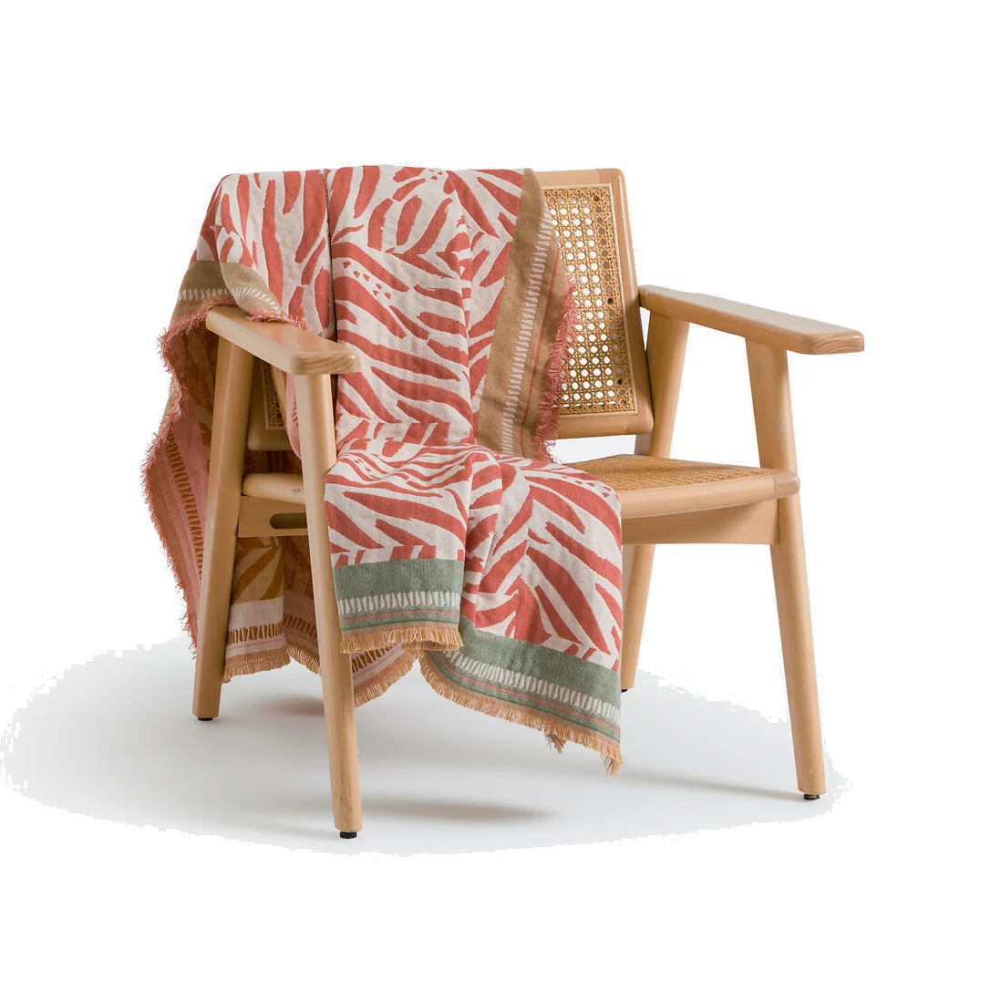 Lean Jacquard Fringed Throw