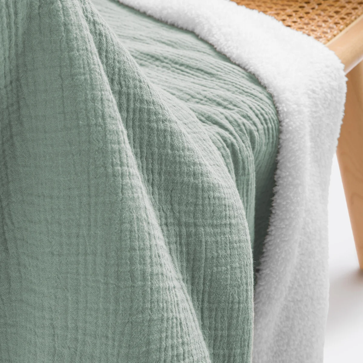 Kumla Cotton Muslin & Fleece Throw – image 4