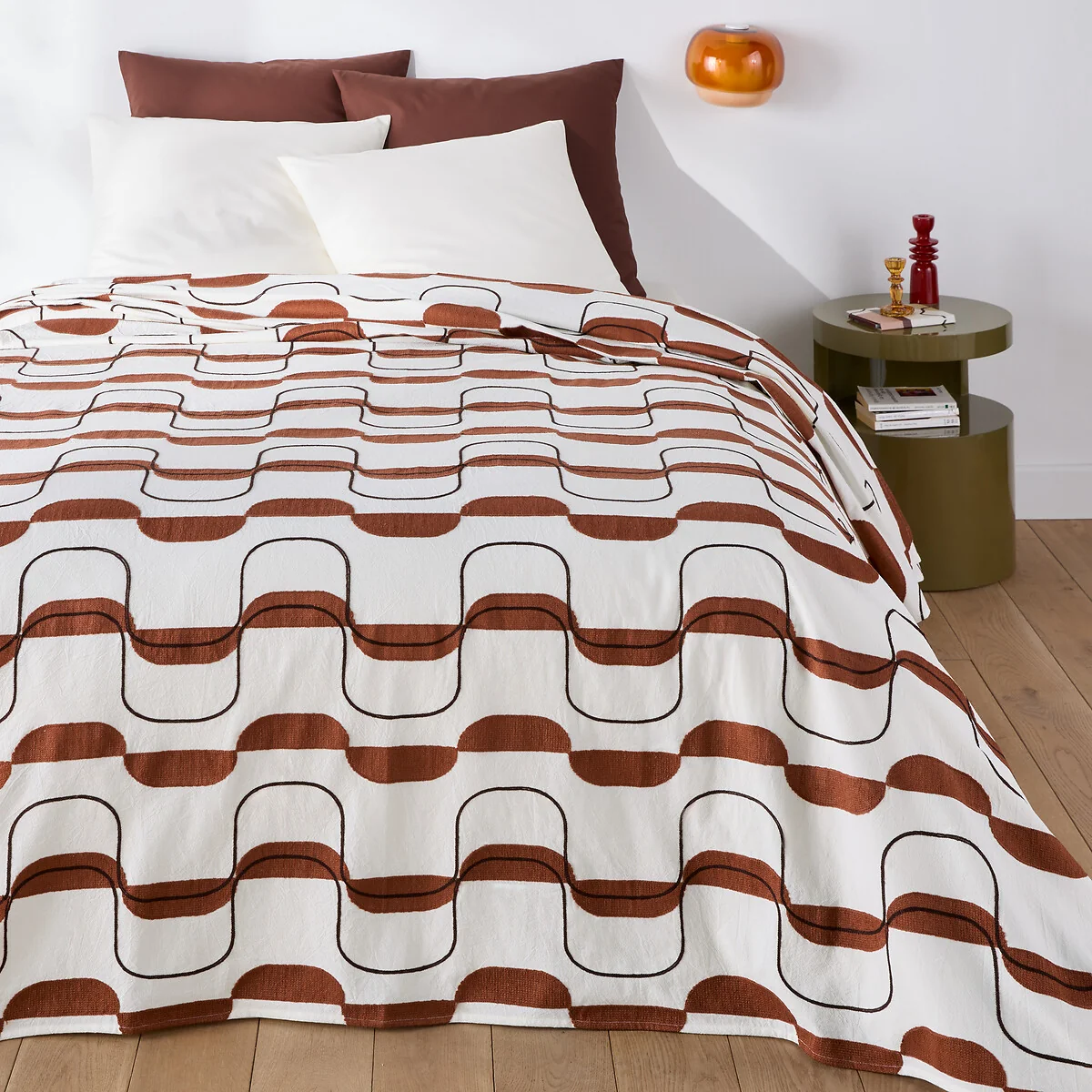 Nati Embroidered Cotton Bedspread – image 1
