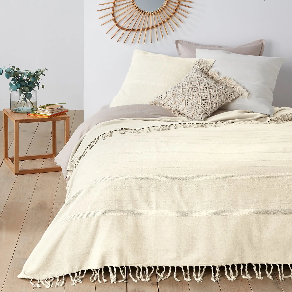Nedo Fringed Bedspread – image 1