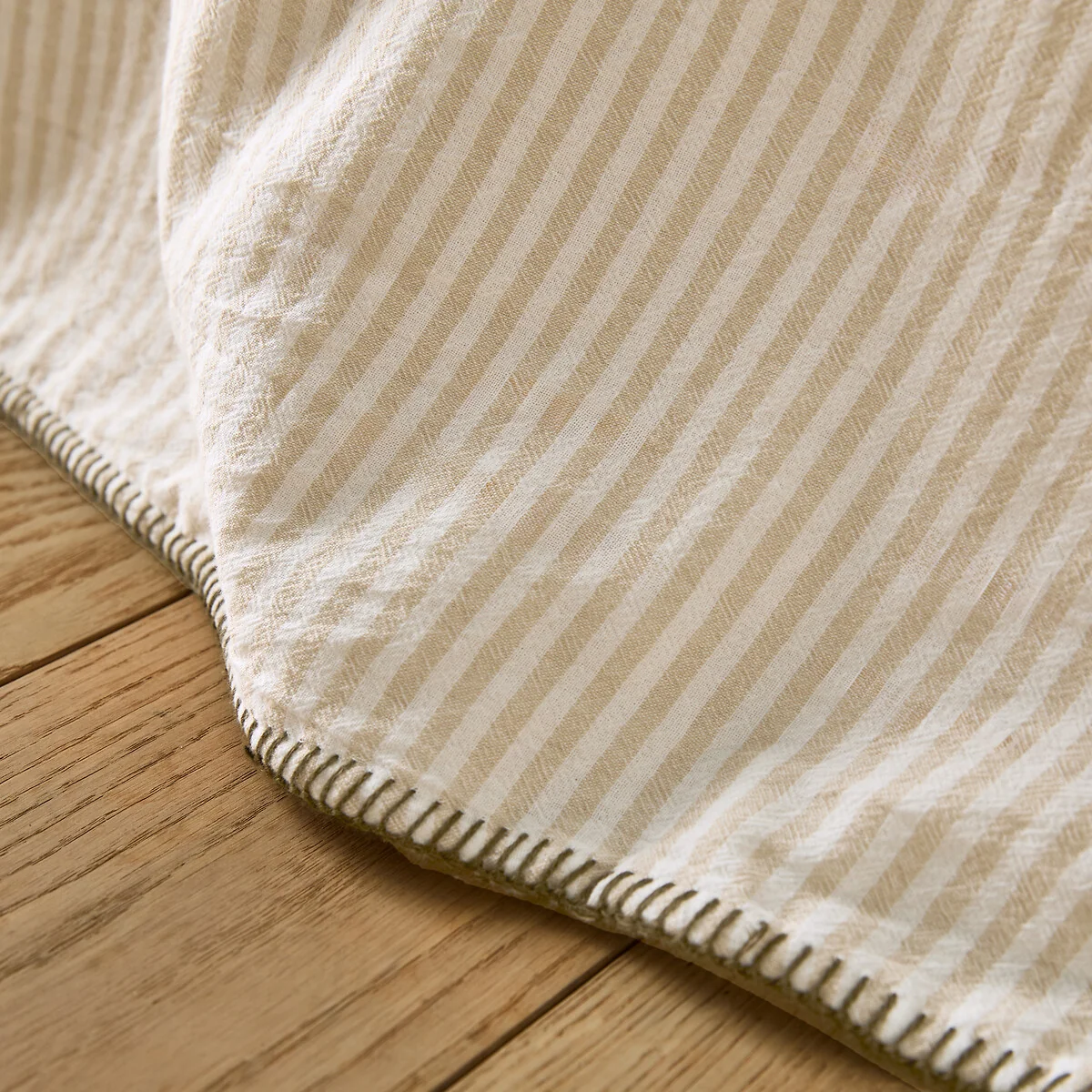 Anoti Cotton & Fleece Bedspread – image 4