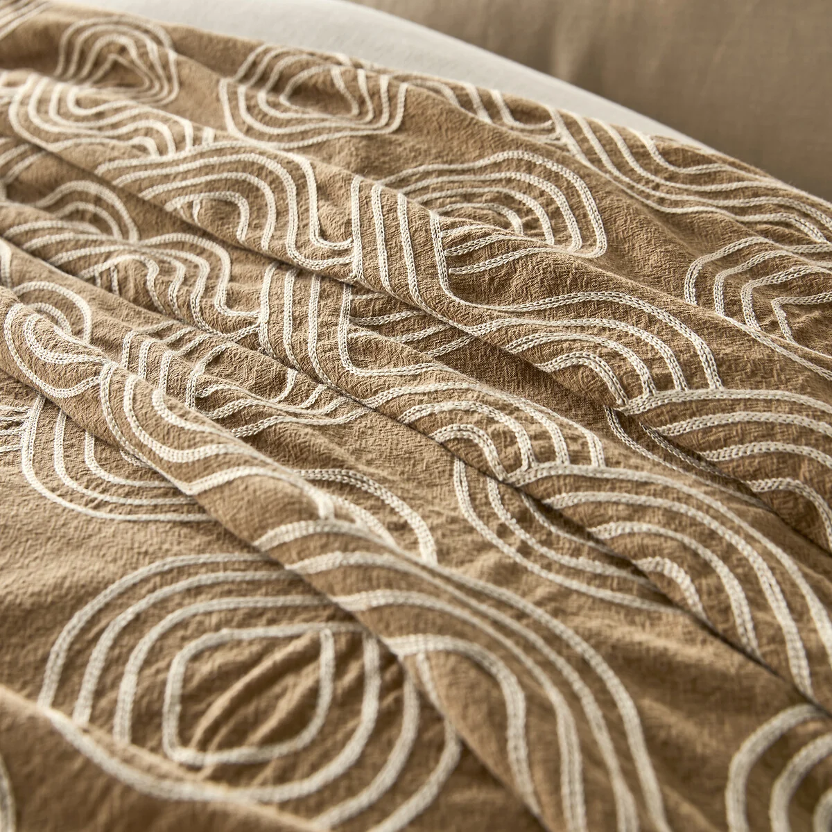 Belby Embroidered 100% Cotton Bedspread – image 2