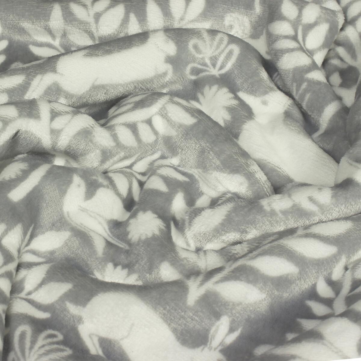 Scandi Woodland Fleece Throw – image 3