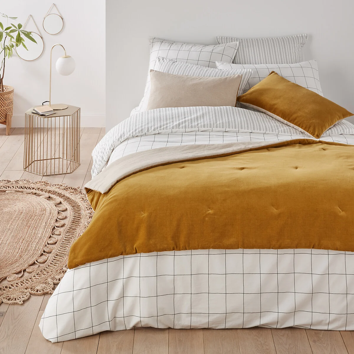 Velvet Cotton Bedspread – image 1