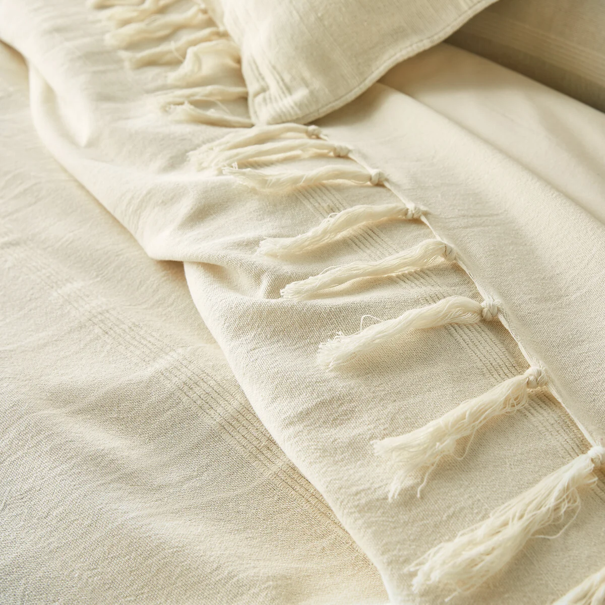 Nedo Fringed Cotton Bedspread – image 3