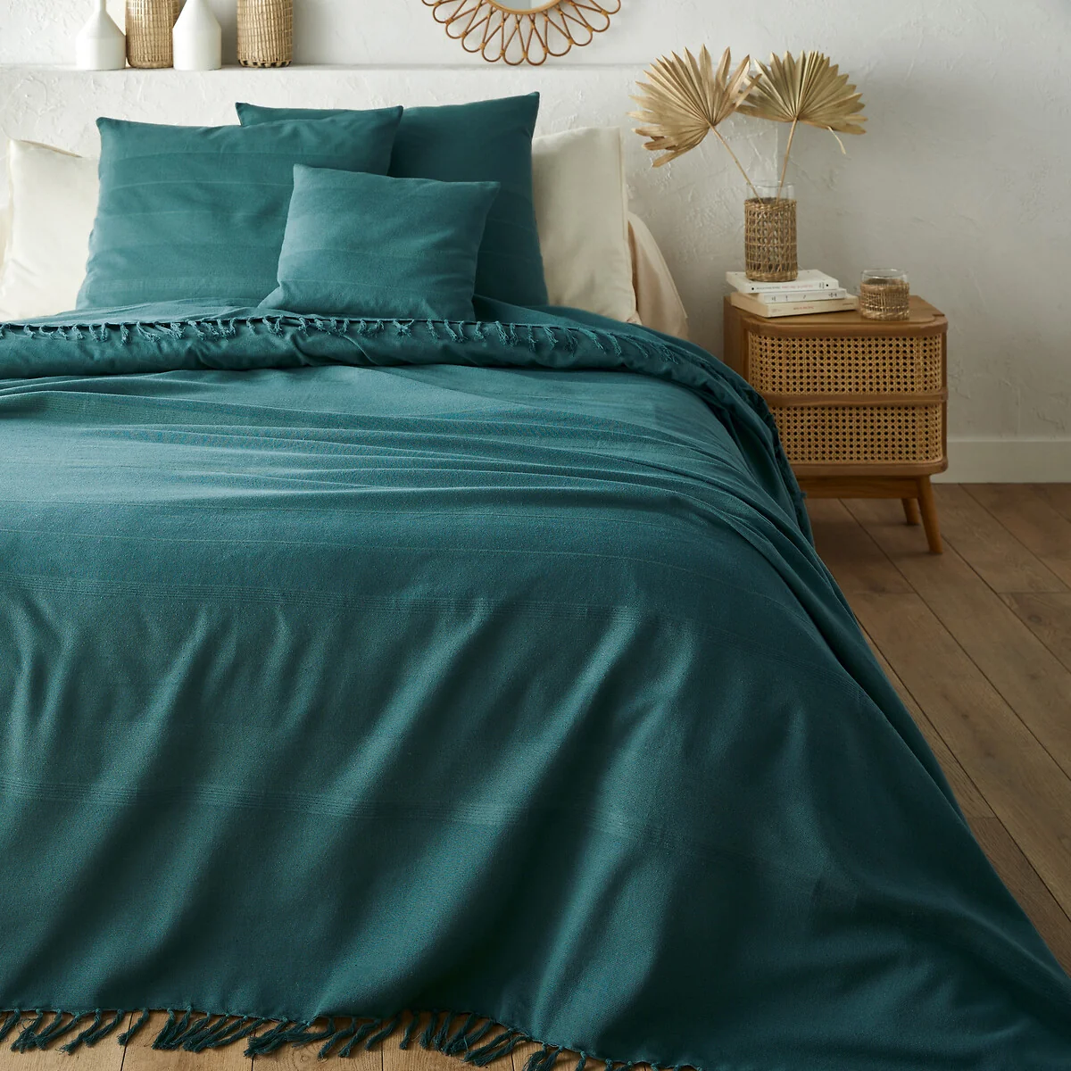 Nedo Fringed Bedspread – image 2