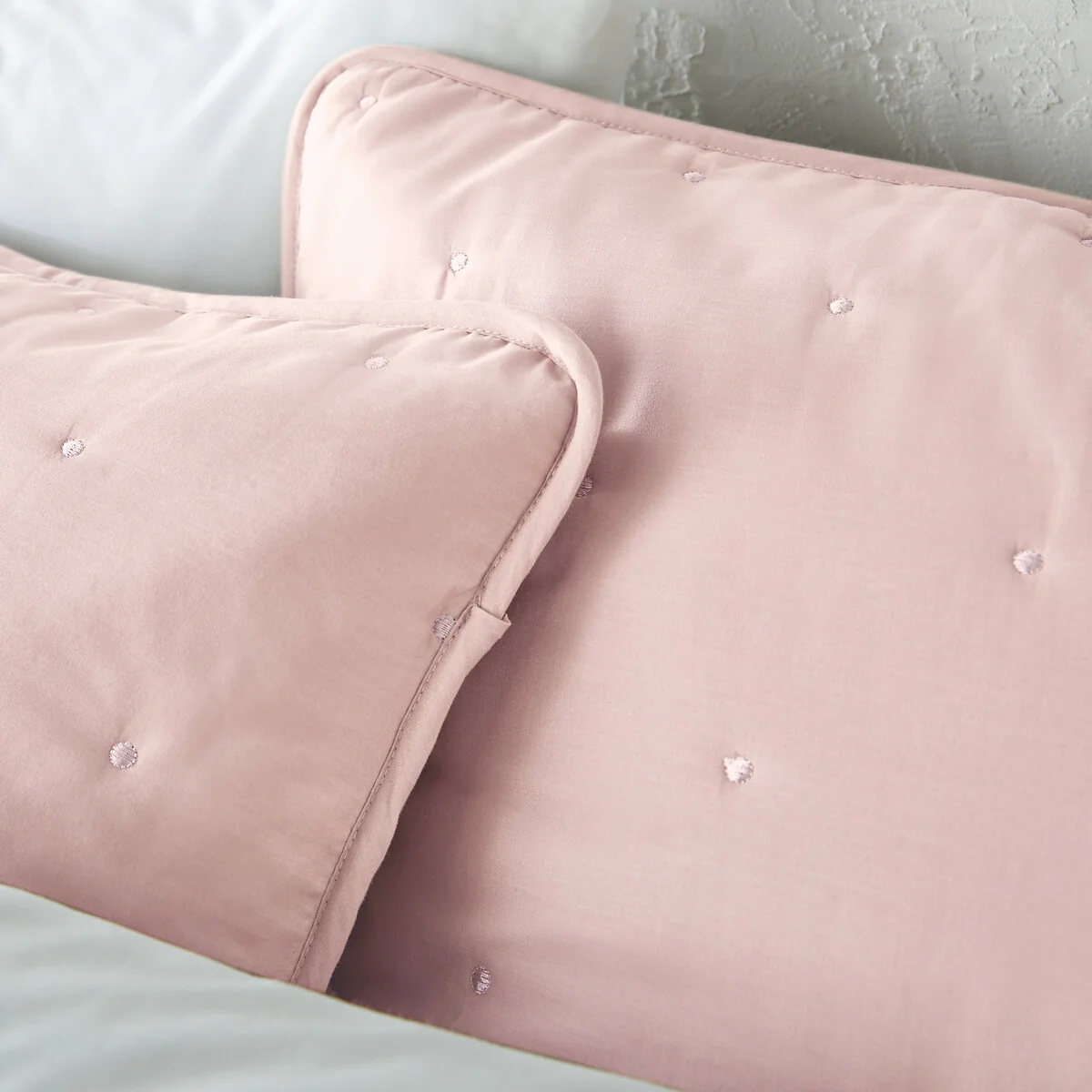 Aéri Embroidered Quilted 100% Cotton Bedspread – image 3