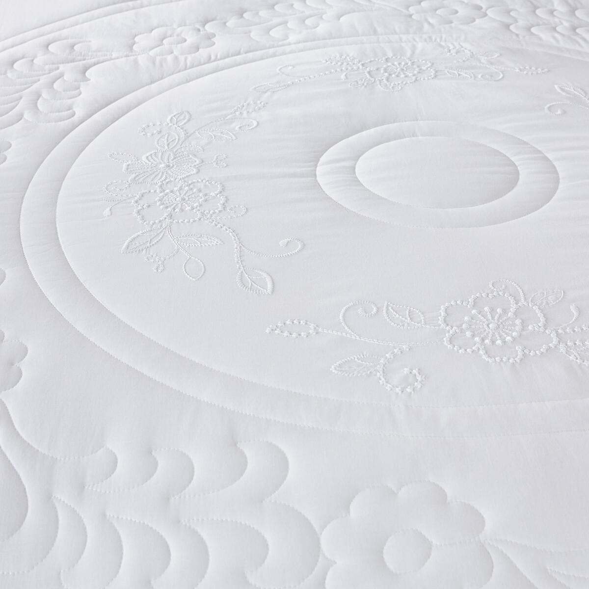 Tennessee Embroidered Quilted Cotton Bedspread – image 3
