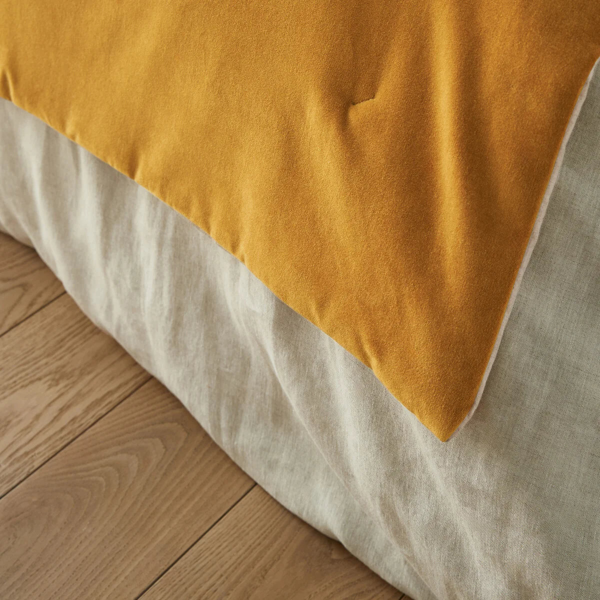Velvet Cotton Bedspread – image 3