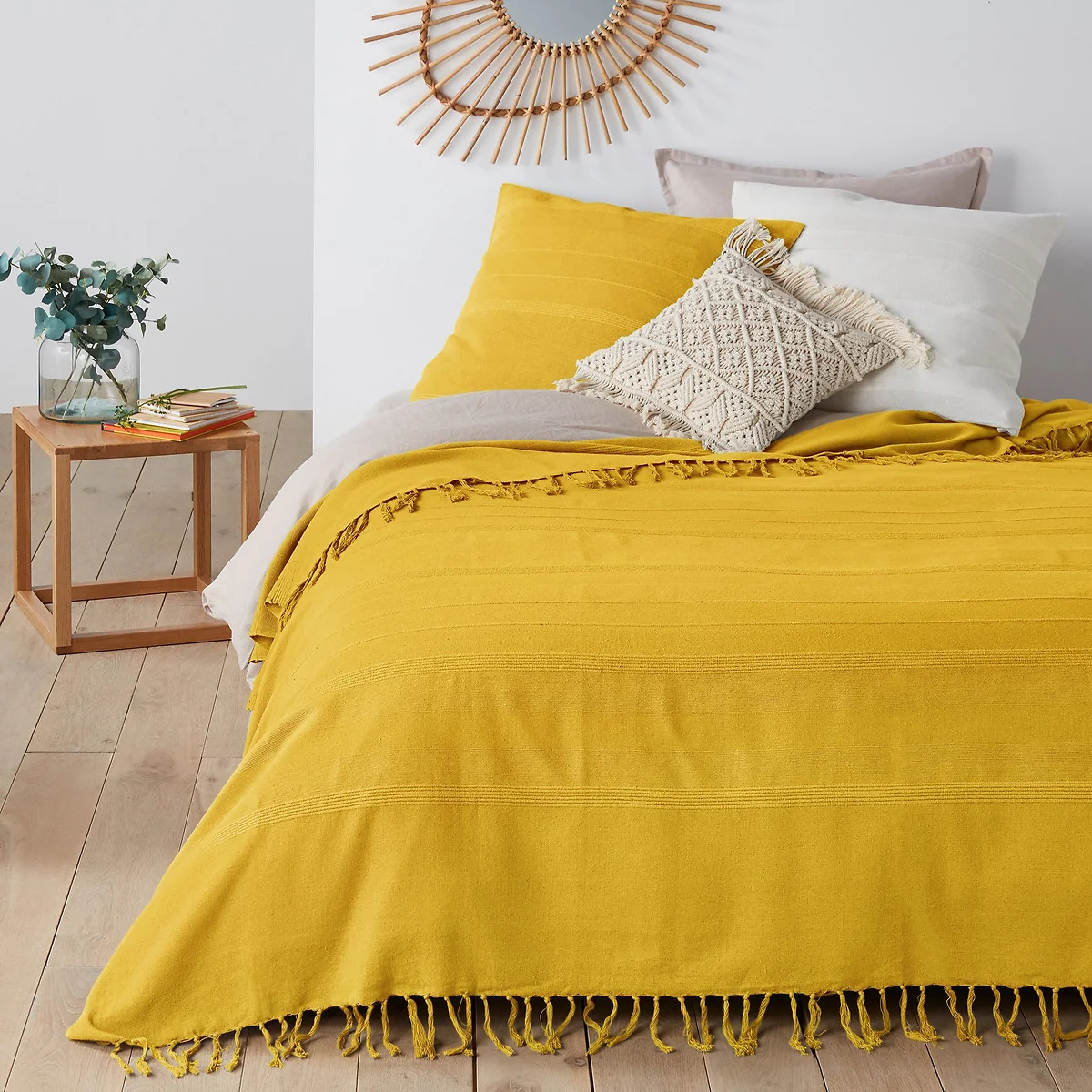 Nedo Fringed Bedspread – image 1