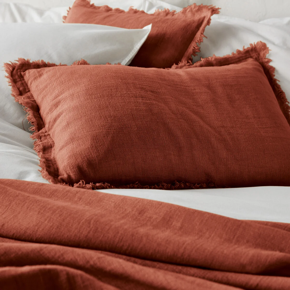 Linange Washed Linen Bedspread – image 3