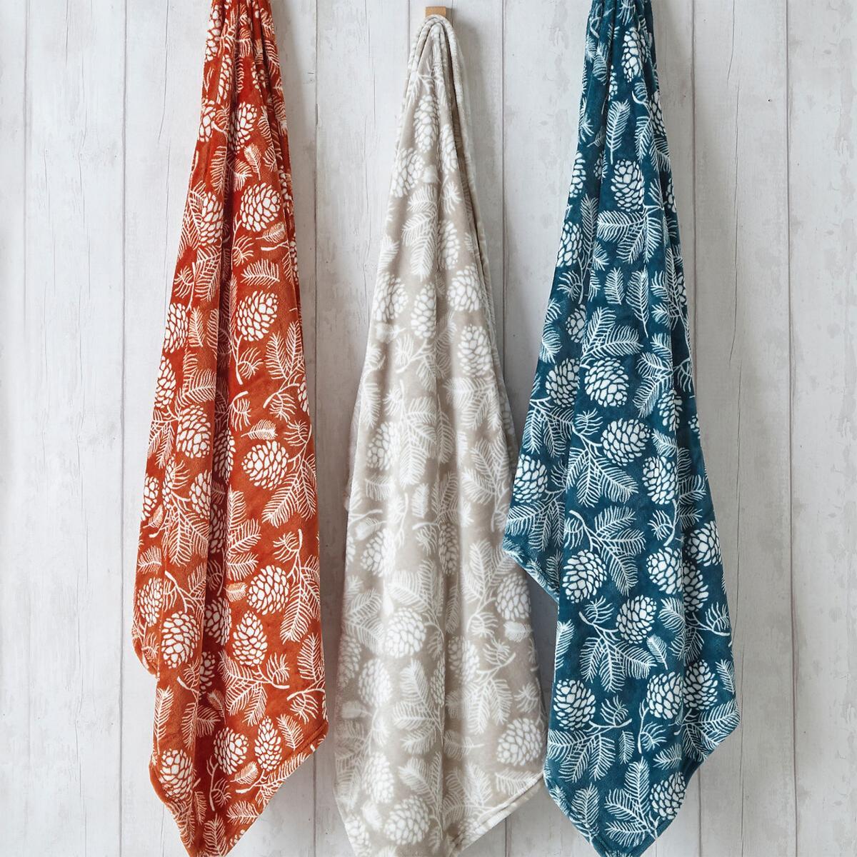 Irwin Fleece Throw – image 4