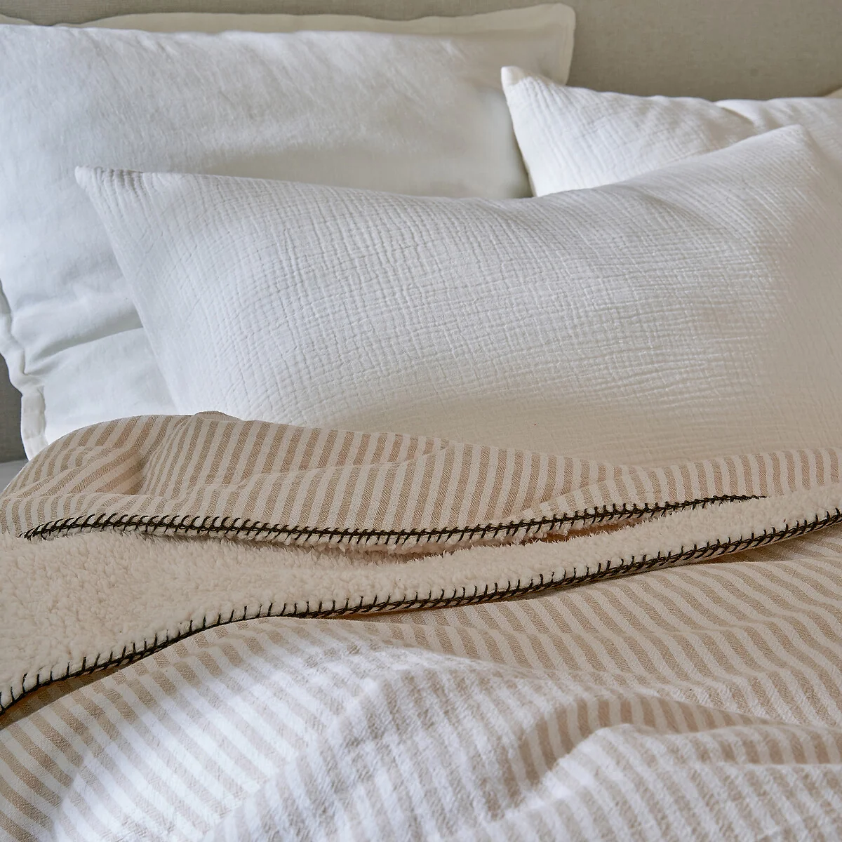 Anoti Cotton & Fleece Bedspread – image 6