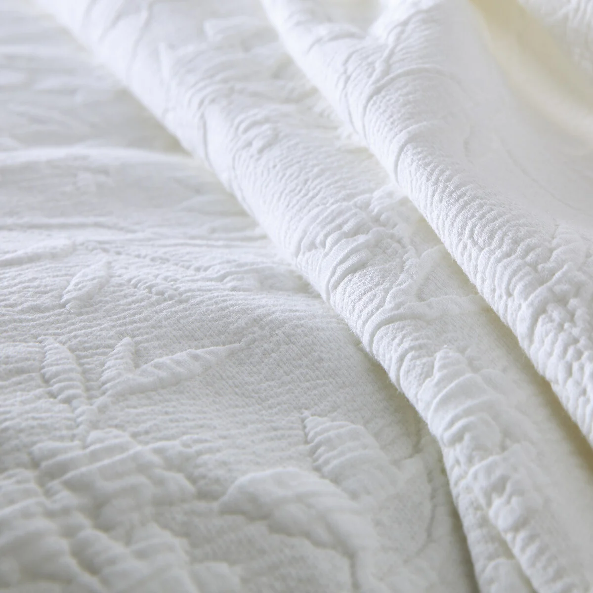 Nessa Quilted Bedspread – image 3